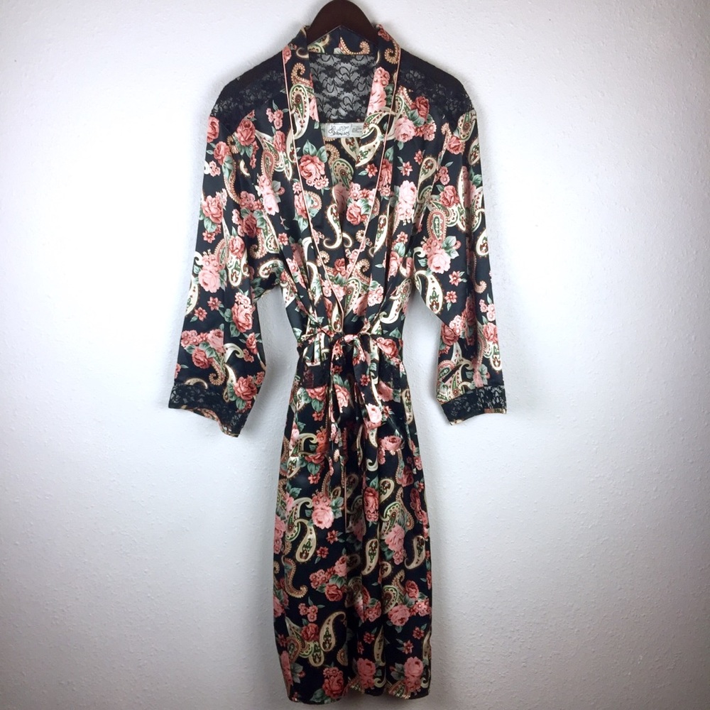🌻3 for $20 J.O. Intimates Paisley & lace robe